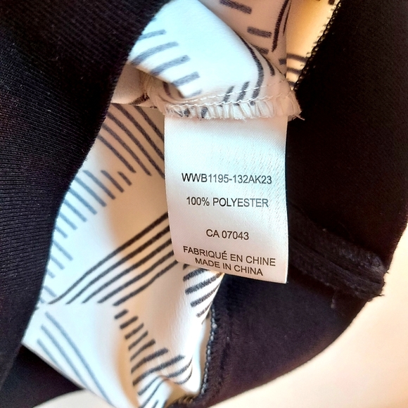 Office-friendly patterned crew neck t-shirt - Picture 3 of 5